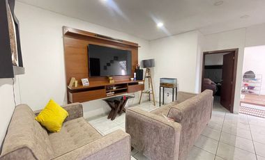 CASA AMPLIA DE 3 NIVELES EN FRACCIONAMIENTO