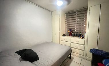 CASA AMPLIA DE 3 NIVELES EN FRACCIONAMIENTO