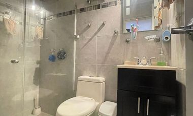 CASA AMPLIA DE 3 NIVELES EN FRACCIONAMIENTO