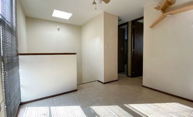 Casa venta Lomas de Angelopolis con muy amplio jardín dos recamaras