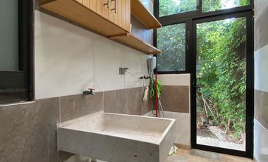 Casa venta Lomas de Angelopolis con muy amplio jardín dos recamaras