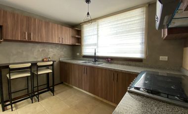 Casa venta Lomas de Angelopolis con muy amplio jardín dos recamaras