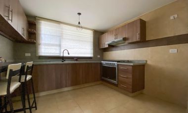 Casa venta Lomas de Angelopolis con muy amplio jardín dos recamaras