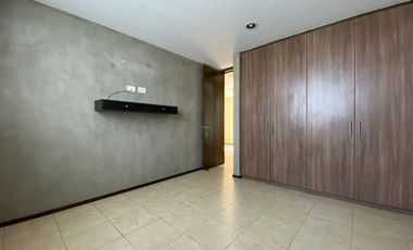 Casa venta Lomas de Angelopolis con muy amplio jardín dos recamaras