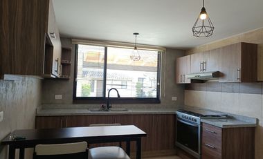 Casa venta Lomas de Angelopolis con muy amplio jardín dos recamaras