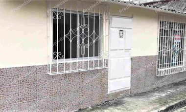 ALQUILER DE VILLA PLANTA BAJA EN SAUCES 5 CERCA MINI COMISARIATO Y AL FRENTE PISCINA MUNICIPAL