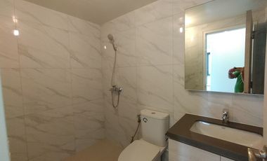 Condo for sale in Mandaue City, Mandani Bay, 2-br facing Mactan