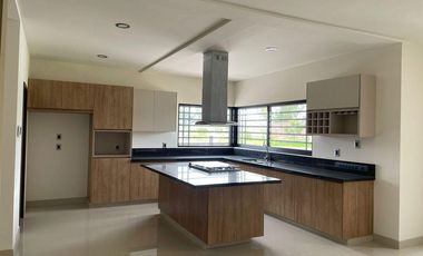 CASA DE CUATRO RECÁMARAS EN VENTA LA FORESTAL LAGOS DE MORENO