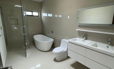 CASA DE CUATRO RECÁMARAS EN VENTA LA FORESTAL LAGOS DE MORENO