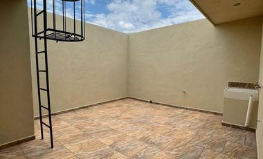 CASA DE CUATRO RECÁMARAS EN VENTA LA FORESTAL LAGOS DE MORENO