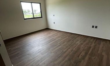 CASA DE CUATRO RECÁMARAS EN VENTA LA FORESTAL LAGOS DE MORENO