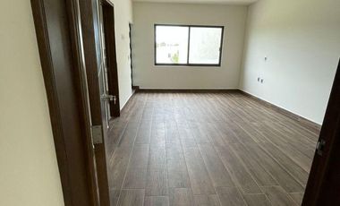 CASA DE CUATRO RECÁMARAS EN VENTA LA FORESTAL LAGOS DE MORENO