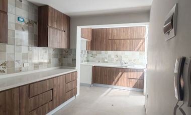 DEPARTAMENTO 1ER PISO CERCA AL MALL AVENTURA Y LAMBRAMANI