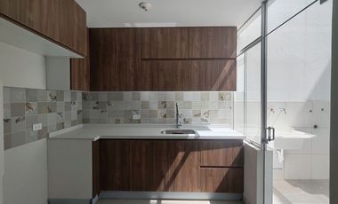 DEPARTAMENTO 1ER PISO CERCA AL MALL AVENTURA Y LAMBRAMANI