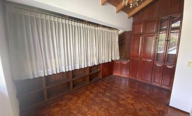 VENTA CASA CON 2 DEPARTAMENTOS Y UN LOCALCOMERCIAL, SECTOR EL CONDADO