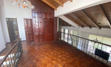 VENTA CASA CON 2 DEPARTAMENTOS Y UN LOCALCOMERCIAL, SECTOR EL CONDADO