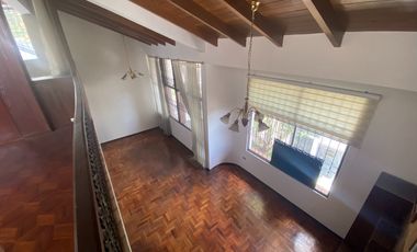 VENTA CASA CON 2 DEPARTAMENTOS Y UN LOCALCOMERCIAL, SECTOR EL CONDADO