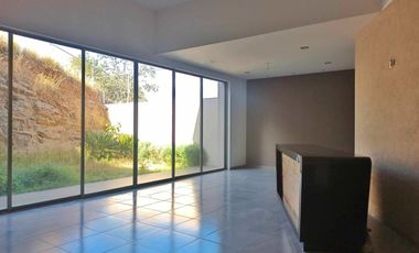 CASA EN RENTA EN EL CAMPO DE GOLF ALTOZANO
