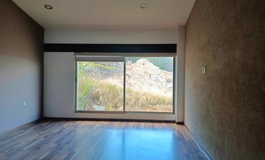 CASA EN RENTA EN EL CAMPO DE GOLF ALTOZANO