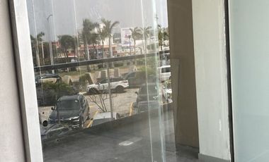 Oficina en Renta en Plaza Vela