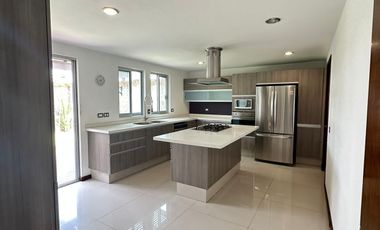 Casa en Renta en Lomas de Angelópolis I