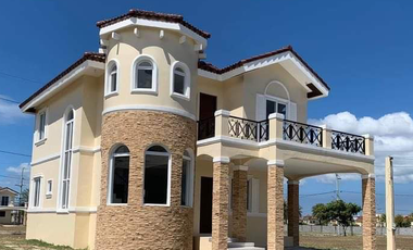 4 Bedroom Luxurious House and Lot in Anyana Bel-Air in Tanza Cavite Near Manila