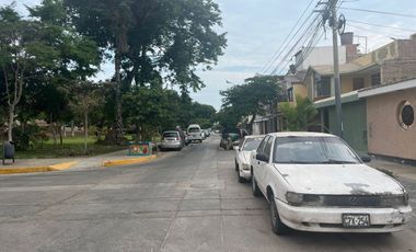 CASA CONFORTABLE  6 DORMITORIOS AL LADO DE PARQUE EN ZONA RESIDENCIAL DE PUEBLO LIBRE