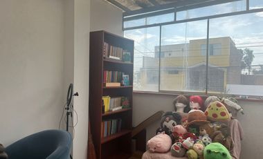 CASA CONFORTABLE  6 DORMITORIOS AL LADO DE PARQUE EN ZONA RESIDENCIAL DE PUEBLO LIBRE