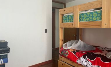 CASA CONFORTABLE  6 DORMITORIOS AL LADO DE PARQUE EN ZONA RESIDENCIAL DE PUEBLO LIBRE