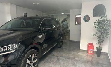 CASA CONFORTABLE  6 DORMITORIOS AL LADO DE PARQUE EN ZONA RESIDENCIAL DE PUEBLO LIBRE