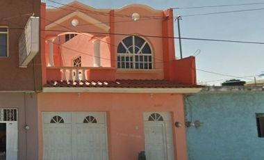 Casa en Anáhuac, Michoacán.     $500,000.     ABC