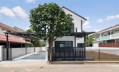 บ้านเดี่ยว 2 ชั้น รีโนเวทใหม่ หมู่บ้านกฤษดานคร 10 รัตนาธิเบศร์ ติดถนนใหญ่ ใกล้รถไฟฟ้า MRT สามแยกบางใหญ่