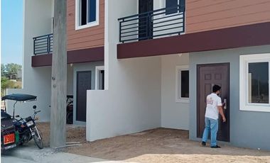 2 Bedroom Townhouse Unit in Llana Hermosa, Bataan