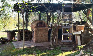 Se vende parcela de 8 ha. con cabaña y piscina en sector MIraflores, Curacaví.