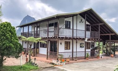 Finca con hermosa vista panorámica en venta Guatapé