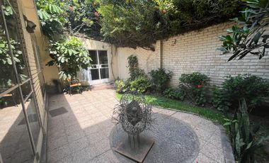 BAJÓ DE PRECIO!!!  CASA/TERRENO:  2 FRENTES, AVENIDA Y PARQUE