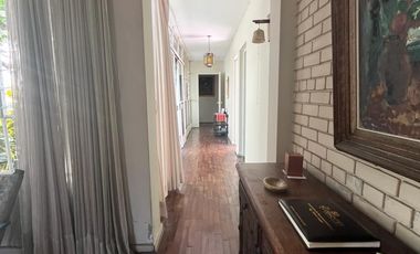 BAJÓ DE PRECIO!!!  CASA/TERRENO:  2 FRENTES, AVENIDA Y PARQUE