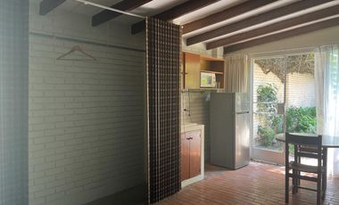 BAJÓ DE PRECIO!!!  CASA/TERRENO:  2 FRENTES, AVENIDA Y PARQUE