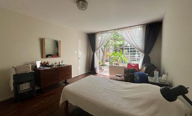 BAJÓ DE PRECIO!!!  CASA/TERRENO:  2 FRENTES, AVENIDA Y PARQUE