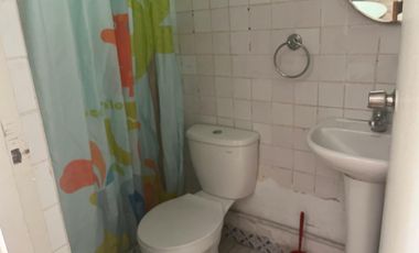 BAJÓ DE PRECIO!!!  CASA/TERRENO:  2 FRENTES, AVENIDA Y PARQUE