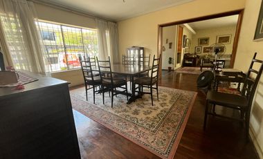 BAJÓ DE PRECIO!!!  CASA/TERRENO:  2 FRENTES, AVENIDA Y PARQUE