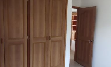 Venta de casa de dos pisos de 205.18 M2,en conjunto cerrado por la calle 8 al oriente de la ciudad.