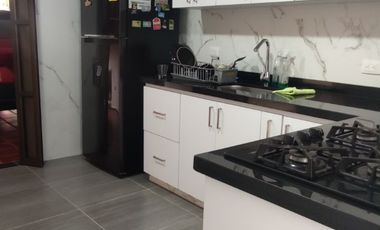 Venta de casa de dos pisos de 205.18 M2,en conjunto cerrado por la calle 8 al oriente de la ciudad.