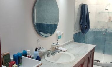 Venta de casa de dos pisos de 205.18 M2,en conjunto cerrado por la calle 8 al oriente de la ciudad.