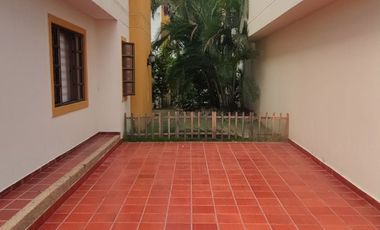 Venta de casa de dos pisos de 205.18 M2,en conjunto cerrado por la calle 8 al oriente de la ciudad.