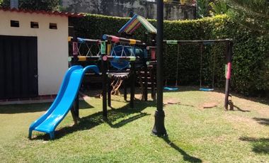 Venta de casa de dos pisos de 205.18 M2,en conjunto cerrado por la calle 8 al oriente de la ciudad.