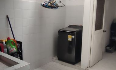 Venta de casa de dos pisos de 205.18 M2,en conjunto cerrado por la calle 8 al oriente de la ciudad.