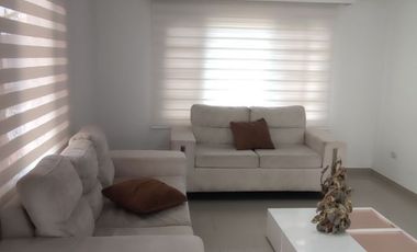 Venta de casa de dos pisos de 205.18 M2,en conjunto cerrado por la calle 8 al oriente de la ciudad.