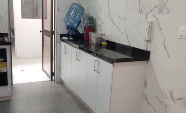 Venta de casa de dos pisos de 205.18 M2,en conjunto cerrado por la calle 8 al oriente de la ciudad.