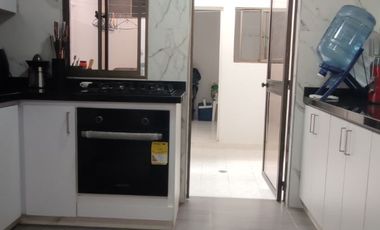 Venta de casa de dos pisos de 205.18 M2,en conjunto cerrado por la calle 8 al oriente de la ciudad.